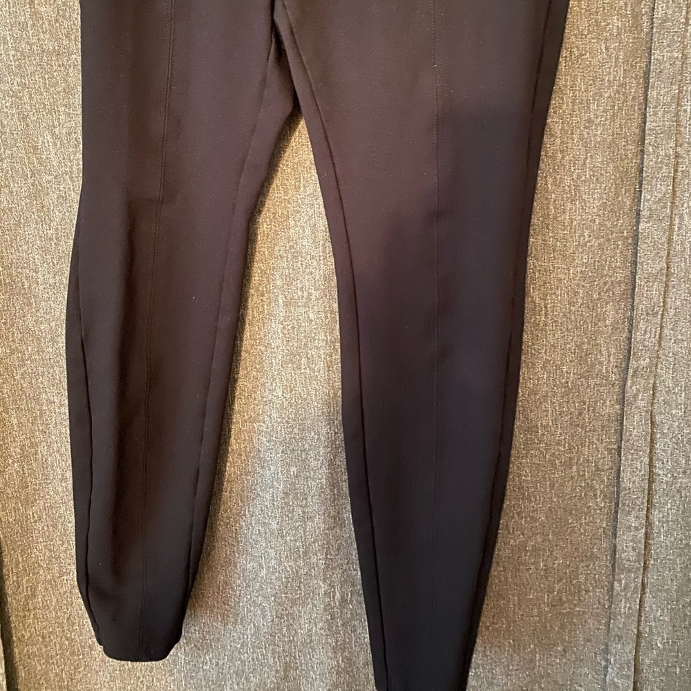 Straight leg, high-waisted pants